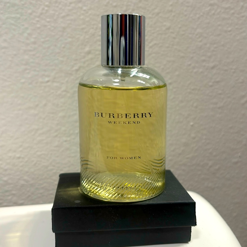 BURBERRY WEEKEND